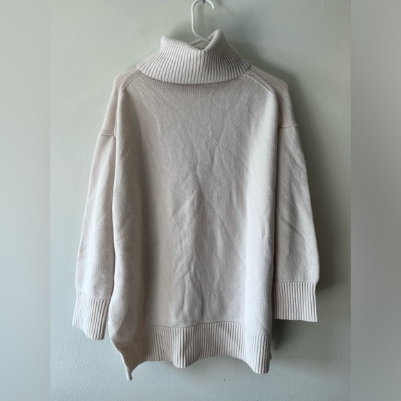 New Aritzia Babaton Nexus Cream 100% Merino Wool Turtleneck Size 2 - Picture 6 of 10
